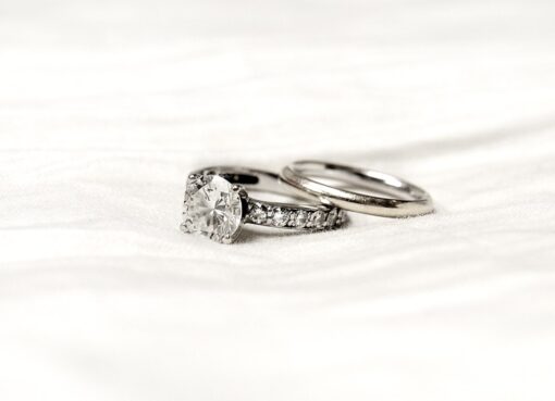 Photo wedding rings